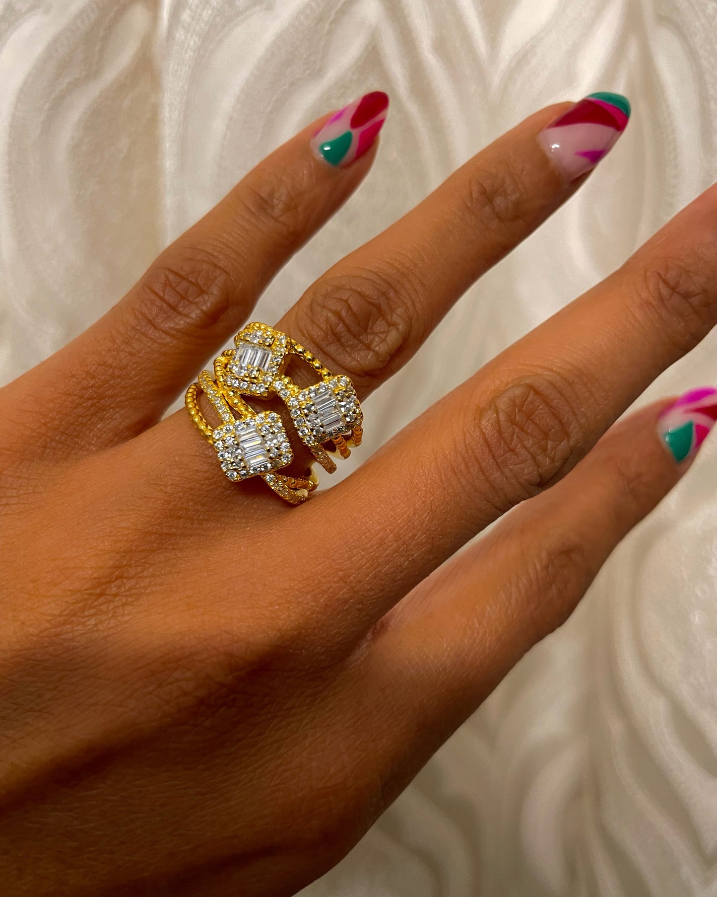 Isla Ring {view}