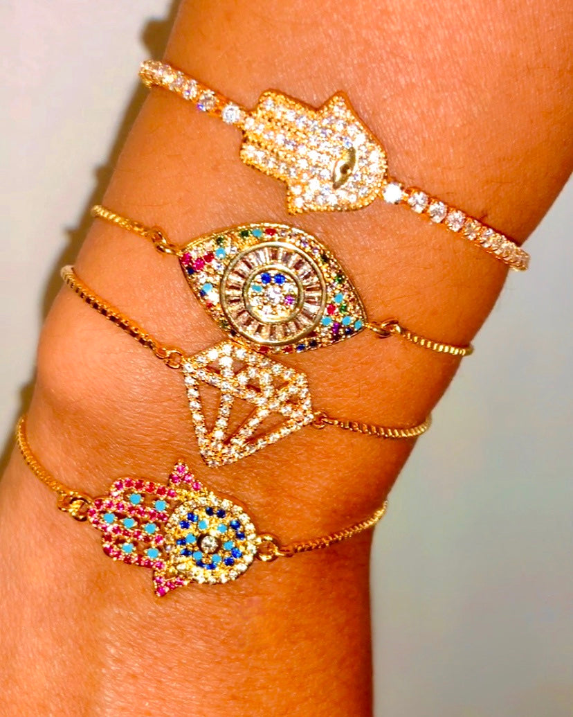 Inisa Bracelet {view}